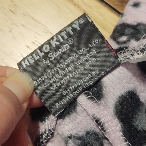 Licensed Print Hello Kitty Pajamas - Picture 8 of 9